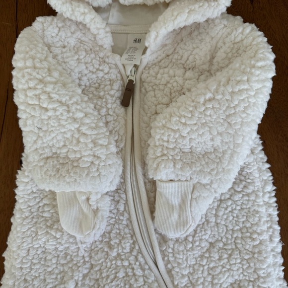 NEW H&M Cozy White Sherpa Baby Footed One Piece size 3M - Picture 4 of 4